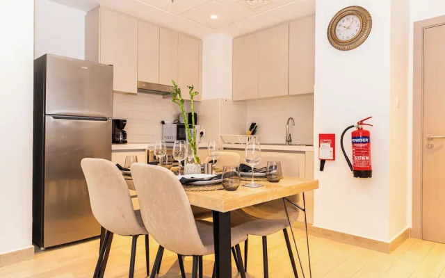 Bloomfields Stylish 1BR in Waters Edge