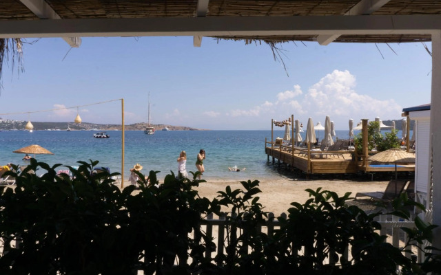 Daphnis Hotel