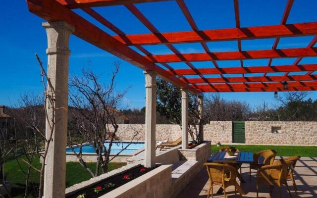 Villa Antonija - Four-bedroom Villa With Terrace and Private Pool