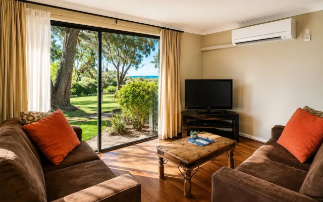 98 Steps To The Beach – Guest Rooms – Busselton