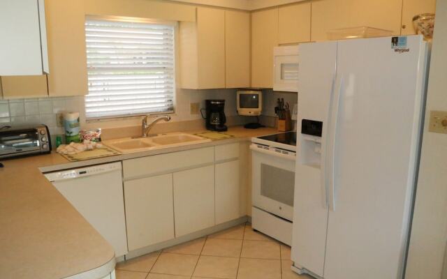 Jamaica Royale - 028 - 1 Br Condo