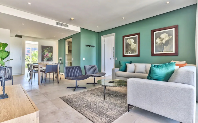 Luxury Three Bedroom Apartment - Fully Furnished and Equipped