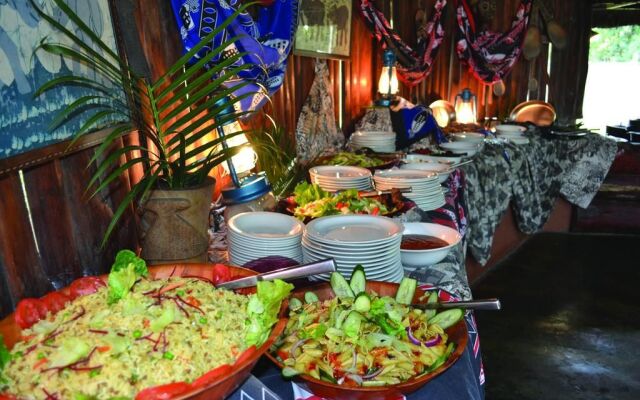 Gooderson Dumazulu Lodge & Traditional Village