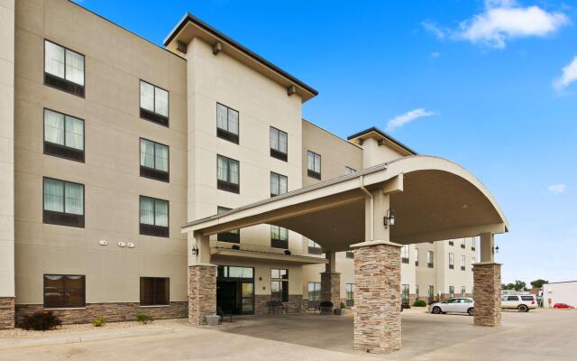 Best Western Plus Williston Hotel & Suites