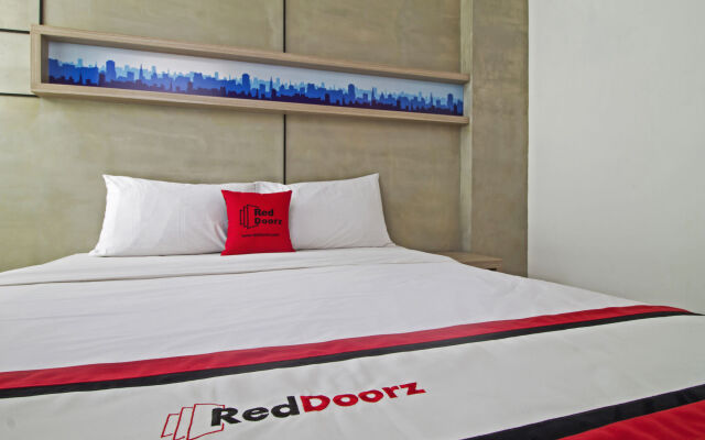 RedDoorz Plus @ Setiabudi Eight