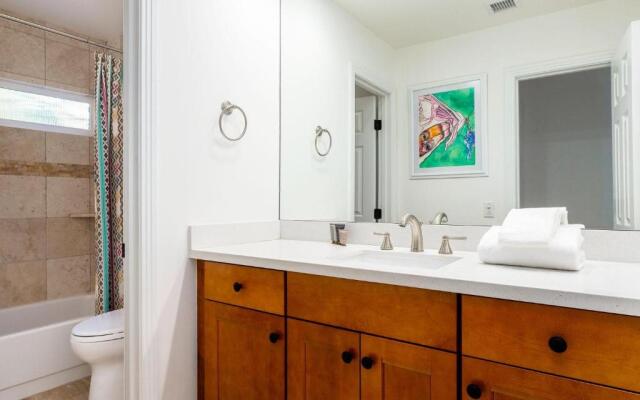 Modern Loma Vista