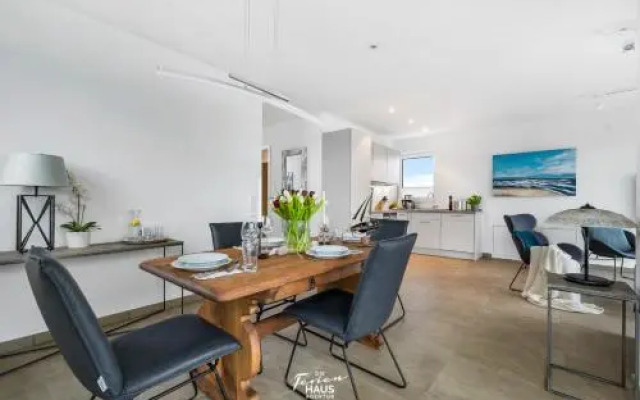 Dock 76 Bridge - Penthouse