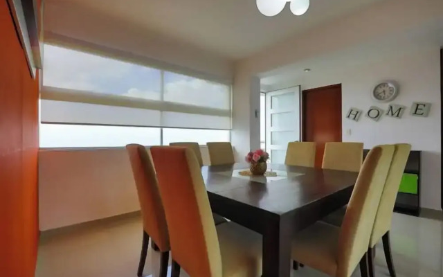 Spacious Condo with Gym & Pool Cancun