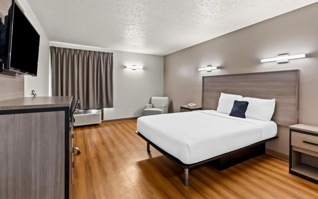 Red Lion Inn & Suites Pontoon Beach