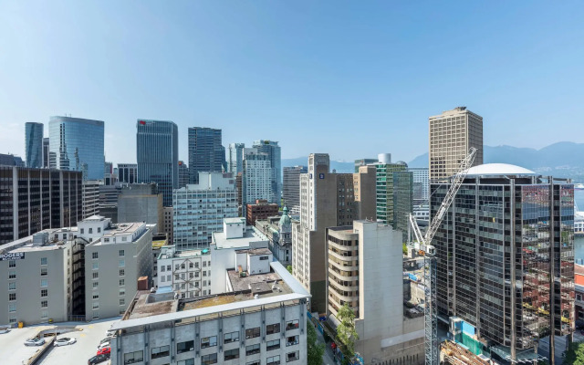 Delta Hotels by Marriott Vancouver Downtown Suites
