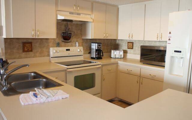 Las Brisas 105 Apartment