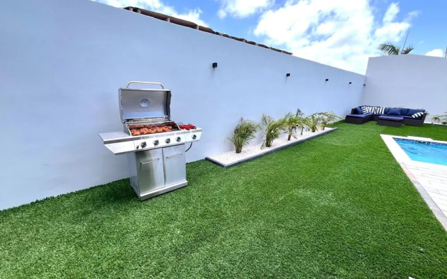 Brand NEW 3br2ba w Private Pool Amazing Location