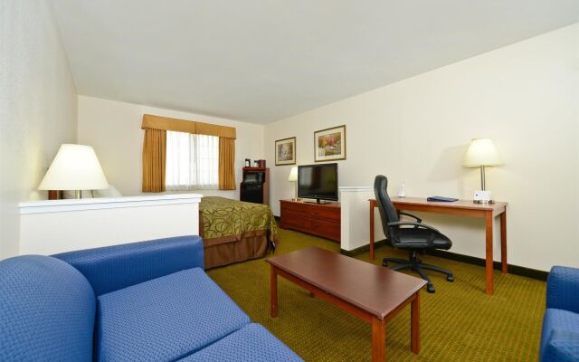 Best Western Plus Wakeeney Inn & Suites