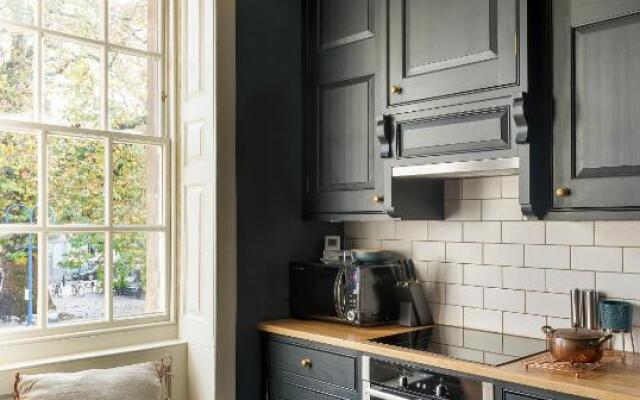 Superior Stays - Rosewell House