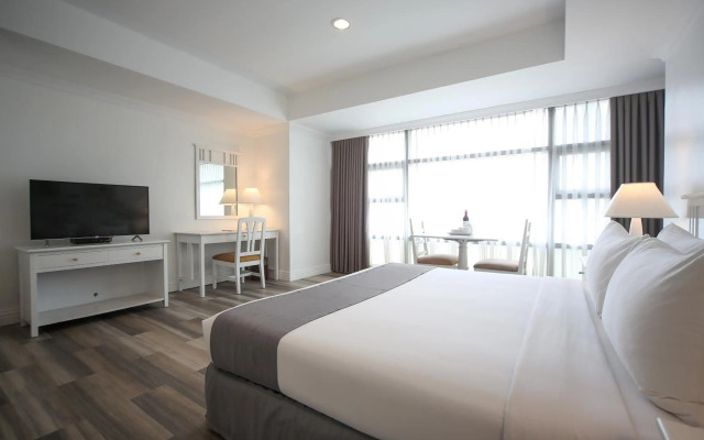 Infinity Tower Suites