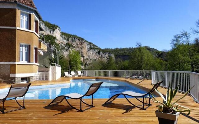 Hôtel des Grottes