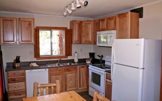 Mountain Pine Cabin by Rocky Mountain Resorts