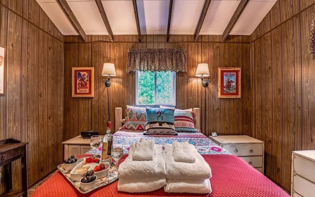 Innjoy - Two Bedroom Cabin