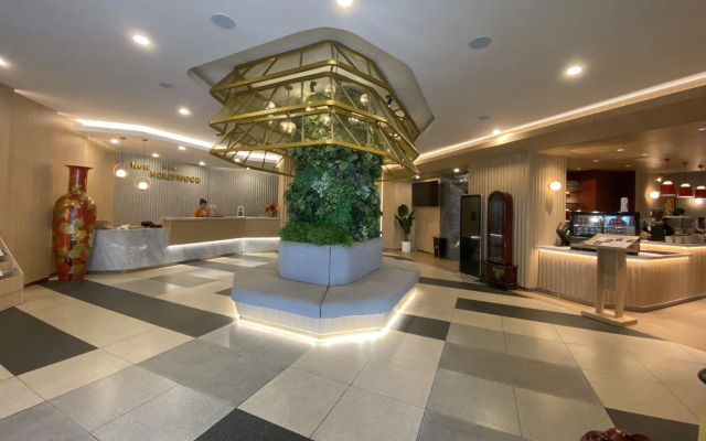 New Hollywood Hotel
