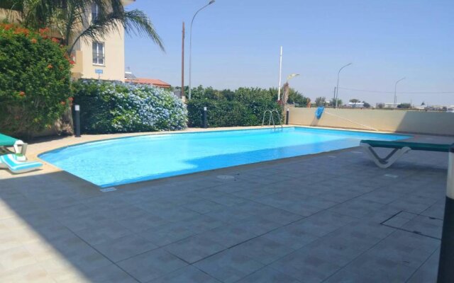 2 Bedroom Apartment With Communal Pool And Roof Garden