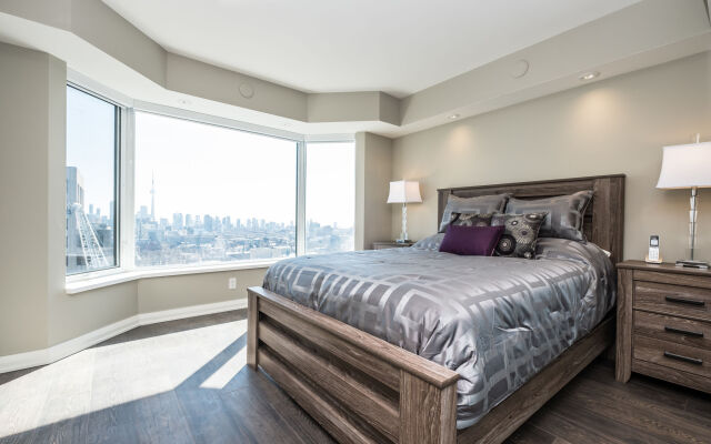 QuickStay - Premium 2bdrm in Yorkville (Yonge & Bloor)