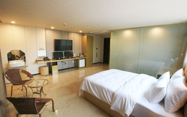 Urban Hotel & Golf