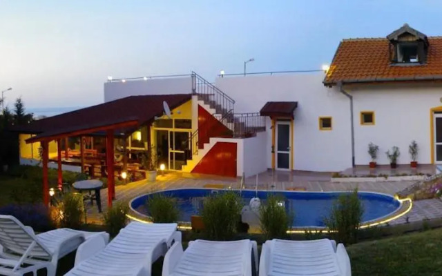 Guest House Evin Rai