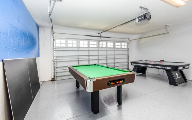 9018cg 6 Bedroom Home