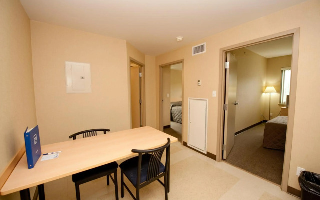 Residence & Conference Centre - Kamloops