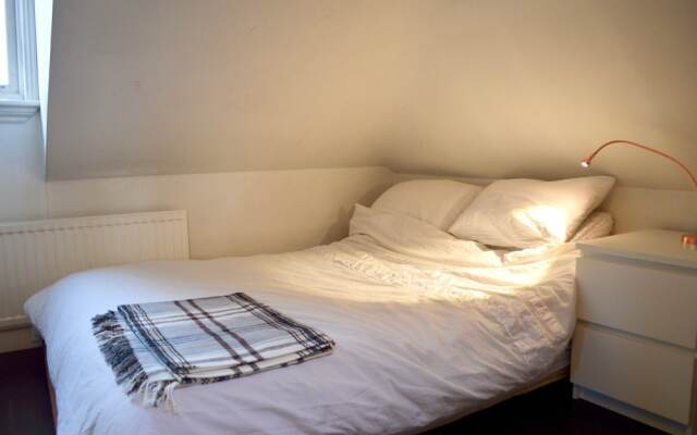 2 Bedroom Apartment In Belsize Park