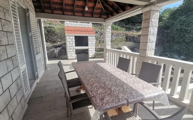 Perfect Getaway Near Korčulas Scenic Sights and Beaches