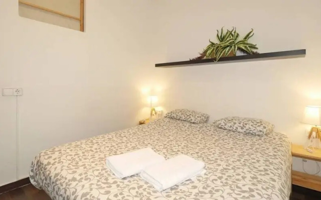 Interior Apt Center 42 El Born