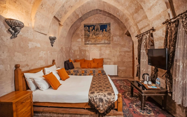 Larissa Cave Hotel