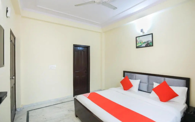 Golden Suites by OYO Rooms
