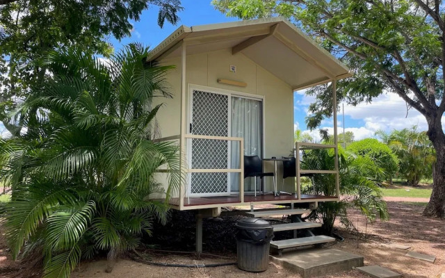 Aussie Outback Oasis