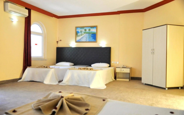 Mustis Royal Plaza Hotel