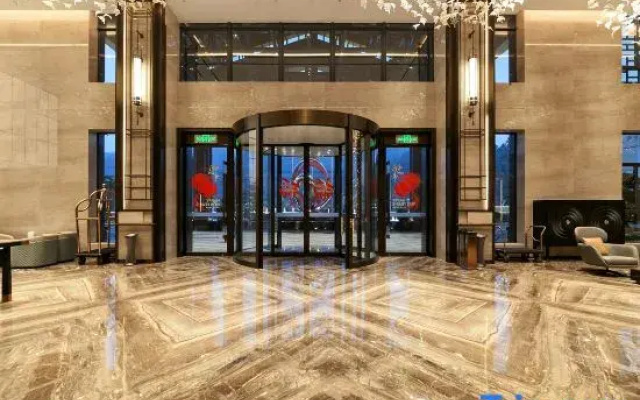 Ritz Dknton Hotel