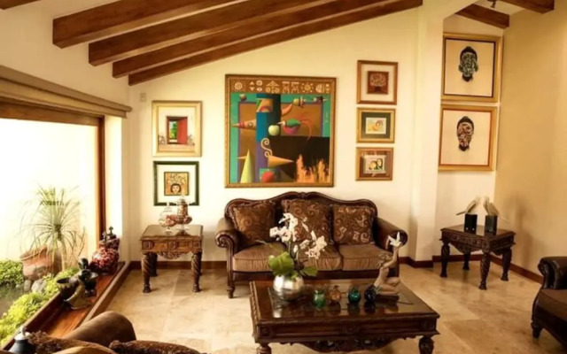 Luxury Guayllabamba House Gym Jacuzzi Parking Pool Wifi