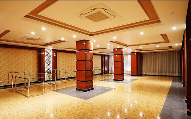 Hotel Maplewood Premier Haldwani