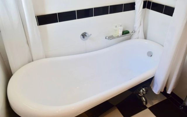 Charming 2 Bedroom Apartment in Bantry Bay