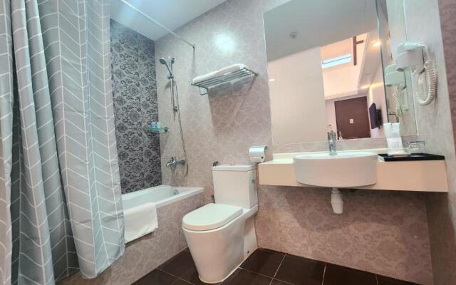 Santa Grand Hotel East Coast, a NuVe Group Collection