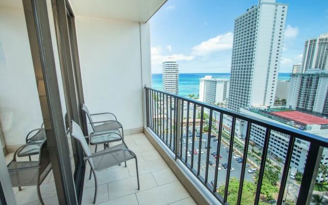 Waikiki Banyan - Ocean View Tower 1 Suite 2210