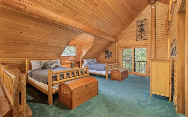 Soaring Pines Lodge 1 Bedroom Home by NW Comfy Cabins by RedAwning