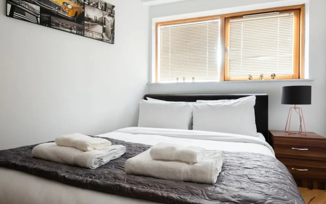Platinum Apartment next to London Bridge 9995