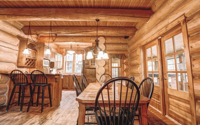 Fiddler Lake Resort