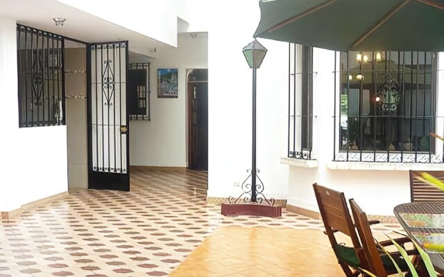 Miraflores Lodge