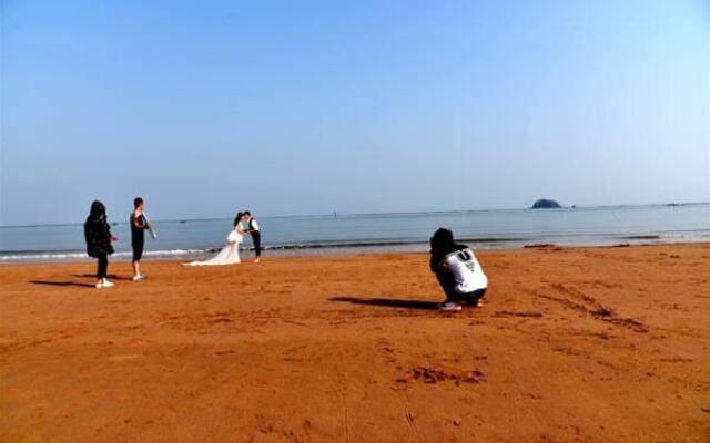 Qingdao Oceanside Hotel & Resort