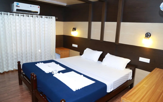 Tharangini Houseboats