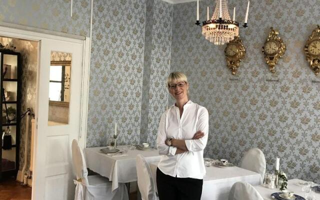 Annas Hotell