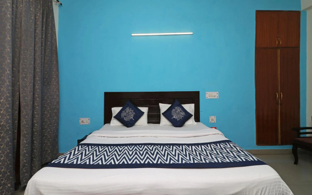 OYO 10662 Hotel Town Noida